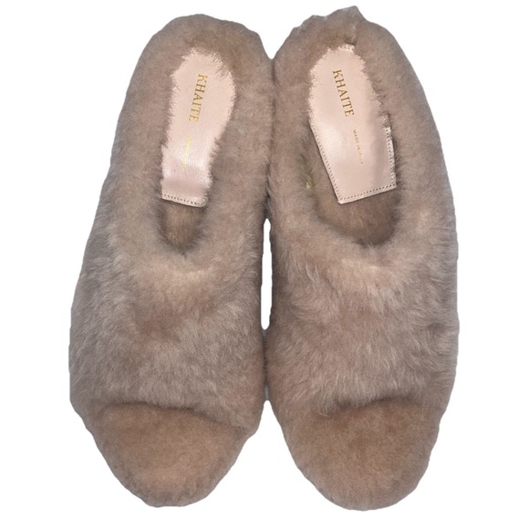 KHAITE Marion Shearling Sandals Blush Pink EU 39 Fuzzy Sherpa Slide Mules NWOT - Picture 4 of 11